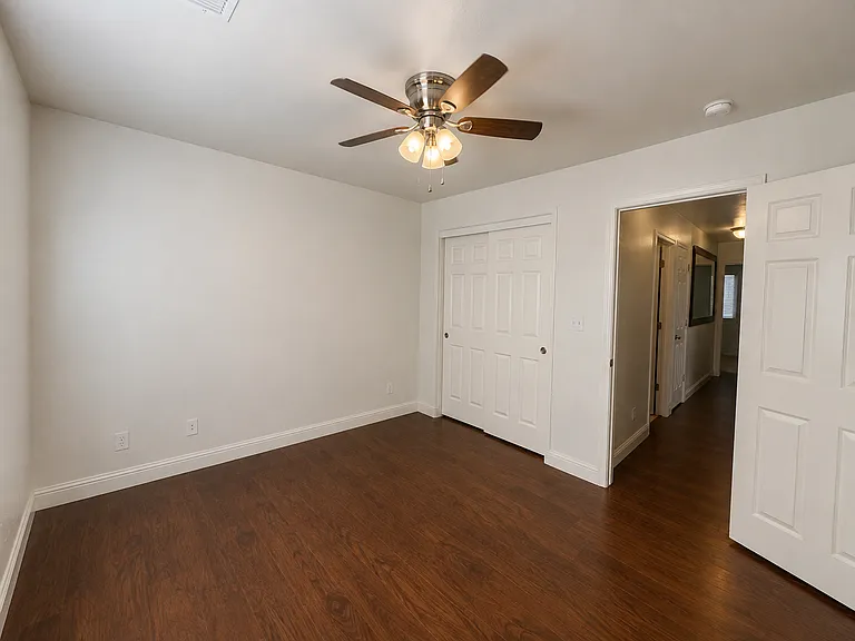 3290 N Vista Ave — Photo 18
