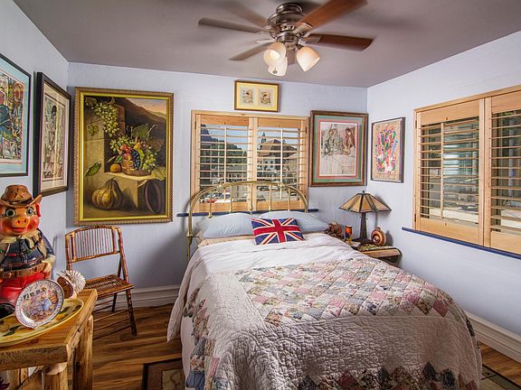 OLD PHOTO OF 2ND BEDROOM. JUST UPGRADED MARCH 2022