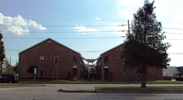 1st image of 909 W Esplanade Ave Ste 108