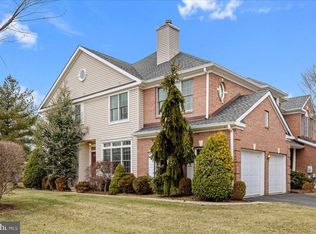 8 Hutchinson Dr, Princeton, NJ 08540