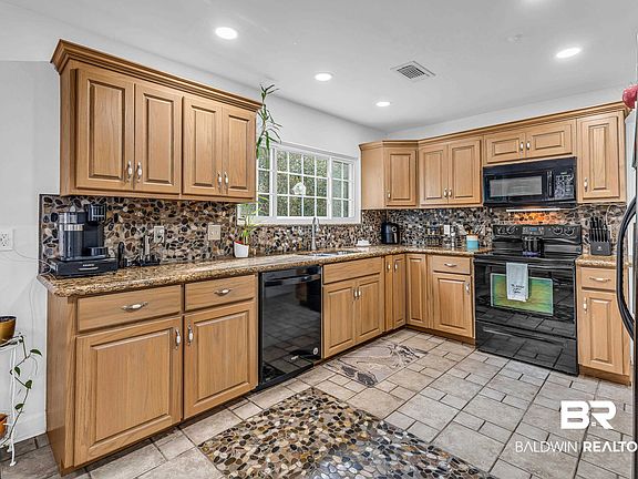 5th image of 1246 Mockingbird Ln