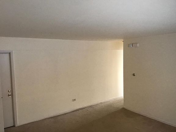 3rd image of 528 N Ardmore Ave APT 1W