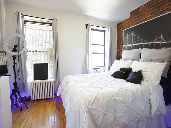 4th image of 709 9th Ave APT 3RN