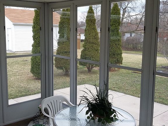 4th image of 7135 W Crawford Ave