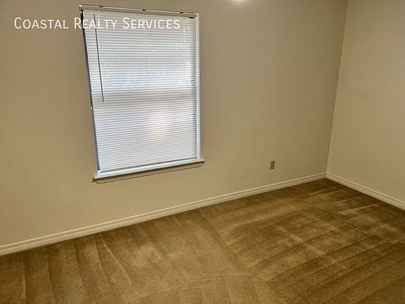 5th image of 27 Cape Dr NW APT B
