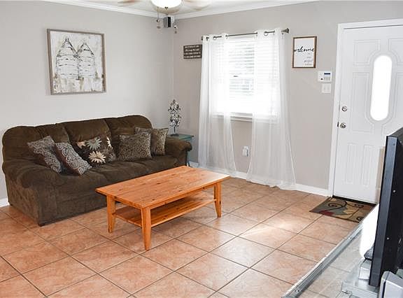 4th image of 304 Elmwood Dr