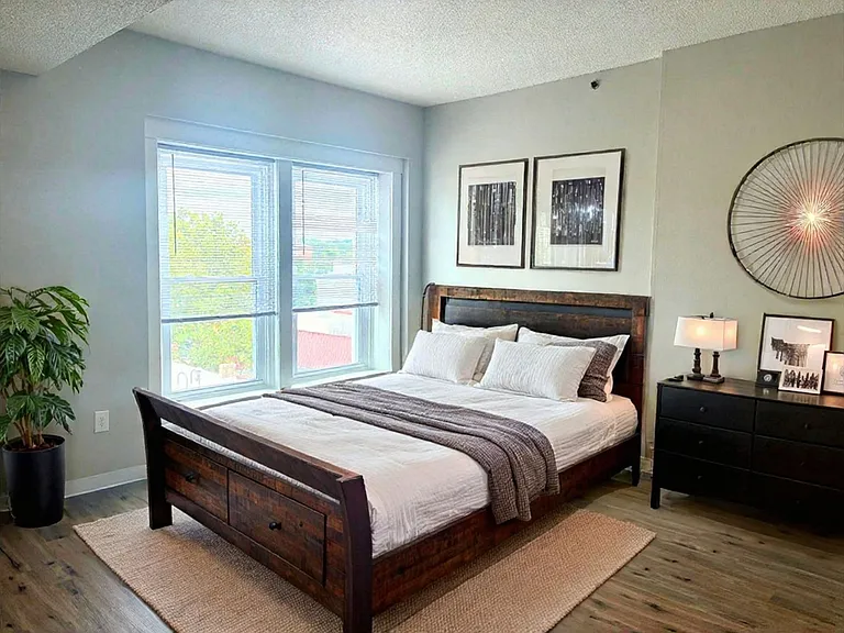 Vibrant City Living at Tower Lofts, Sidney — Photo 24