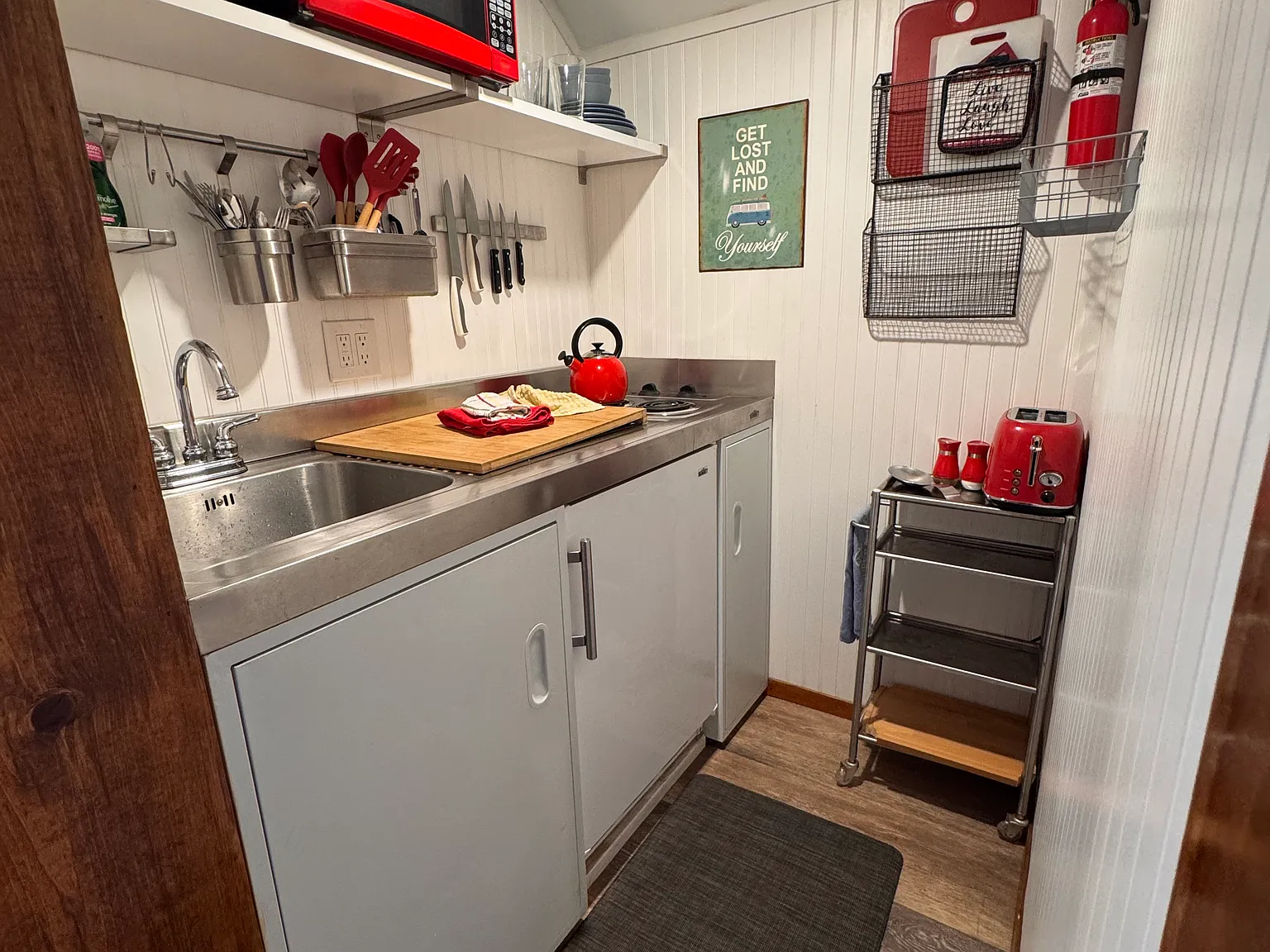 Studio, 400 sqft, $2,100 — Photo 3