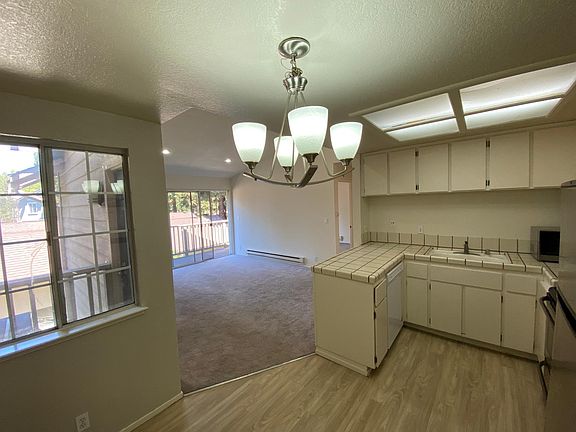 4th image of 2467 Jubilee Ln
