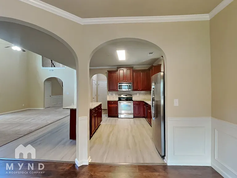 125 Tyre Dr — Photo 9
