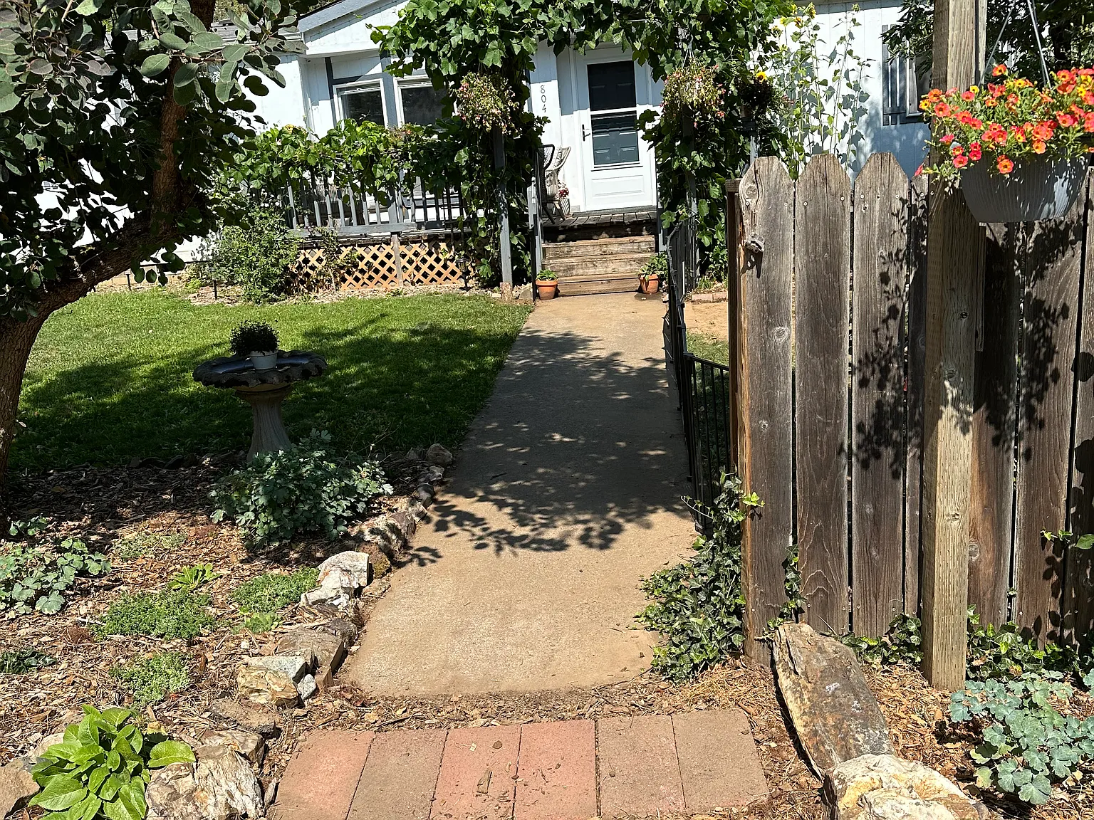 SE Oak St, White Salmon — Photo 2
