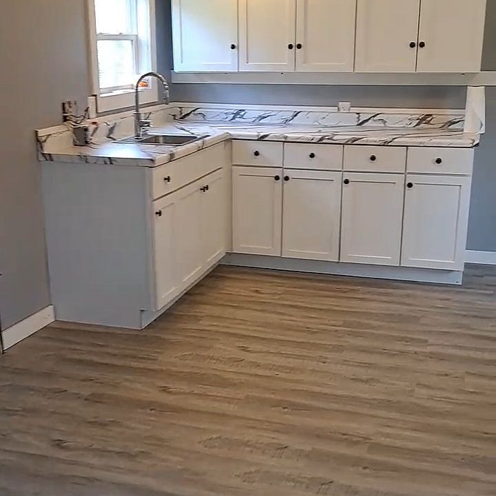 1st image of 111 Lindsay Dr