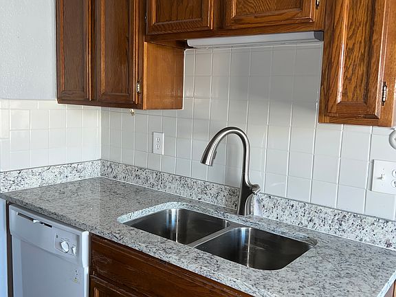 2nd image of 10601 Cuatro Vistas Dr APT D