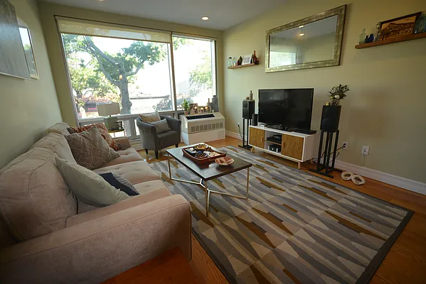 Rented by Voro, LLC | media 15