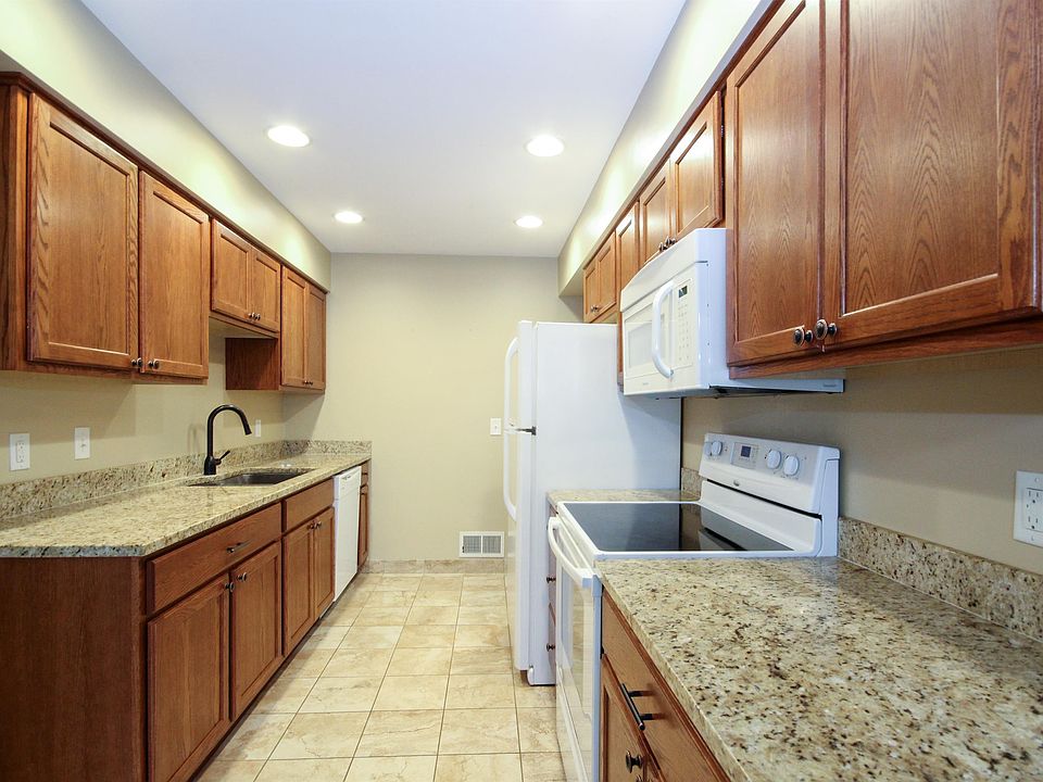 1st image of 247 23rd Ave S #1