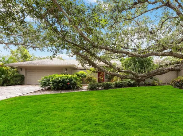 737 Tropical Cir, Sarasota, FL 34242