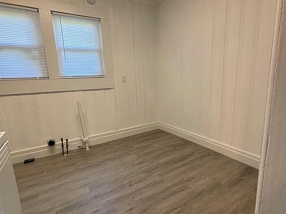4th image of 2701 Hickory St