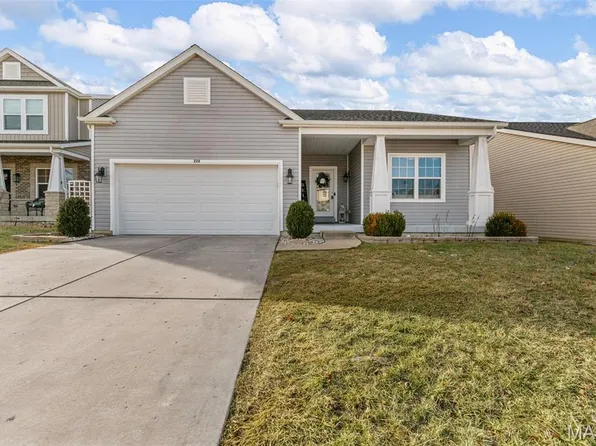 226 Flint Brook Dr, O'Fallon, MO 63366