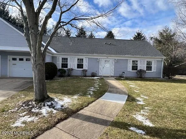 718 Victoria Court #718A, Monroe, NJ 08831