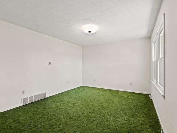 5th image of 115 Cedarview Dr