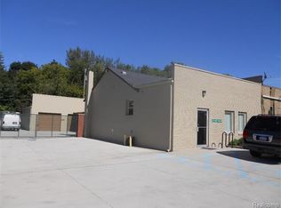 26732 W 8 Mile Rd, Southfield, MI 48033