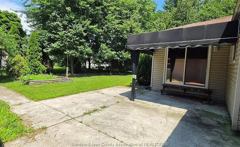 1050 Bartlet Dr — Photo 11