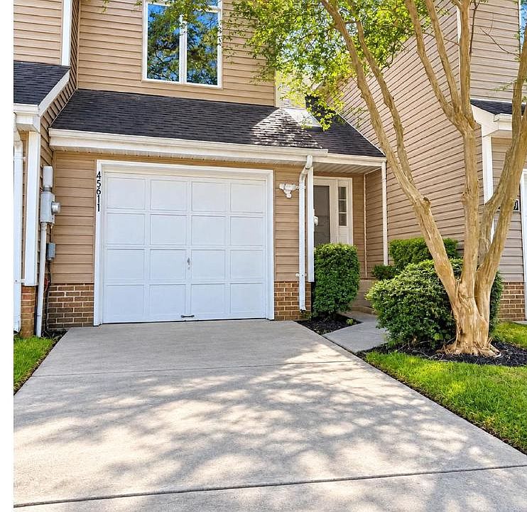 1st image of 45611 Longfields Village Dr
