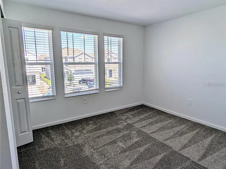565 Reggie Rd — Photo 11