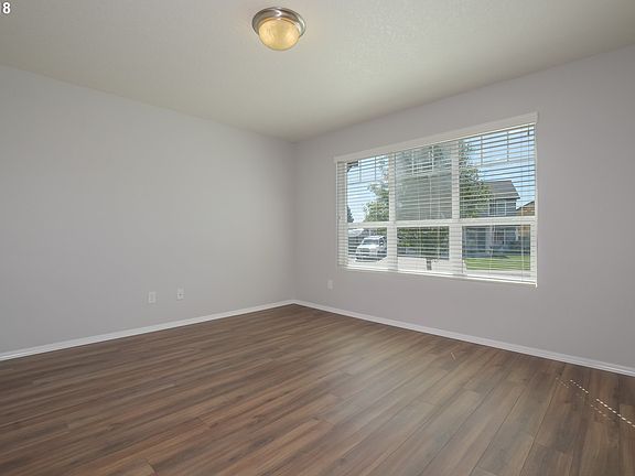 3rd image of 10715 NE 111th Ct