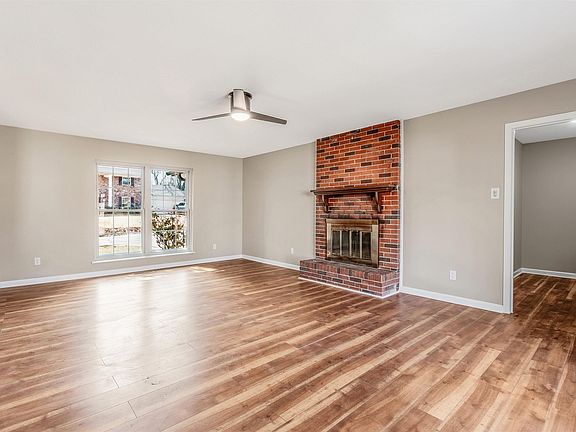 2nd image of 3705 Dunkeld Dr