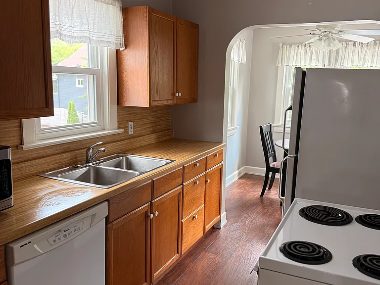 eat in kitchen