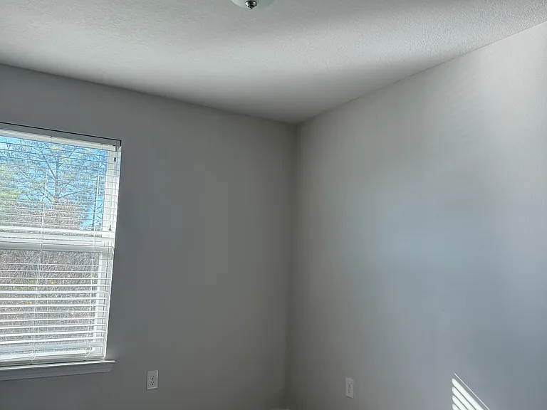 1887 Pointe Dr — Photo 16