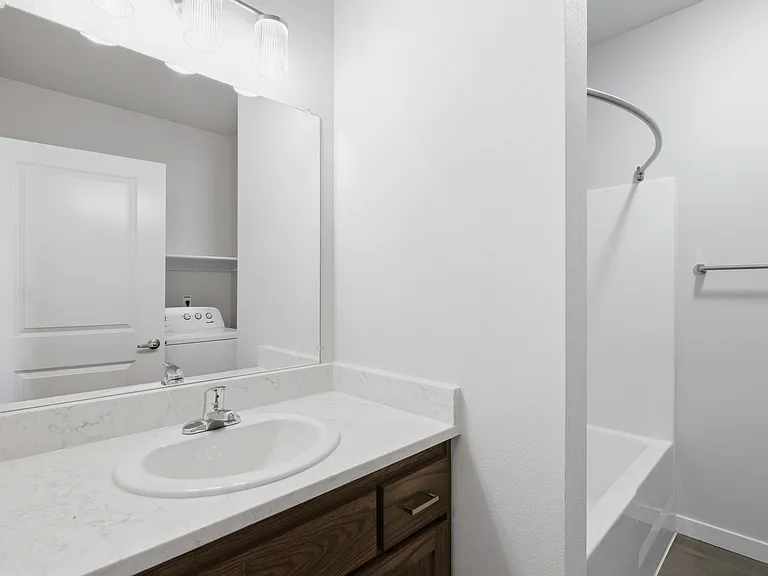 1435 Mildred Ln SE — Photo 9