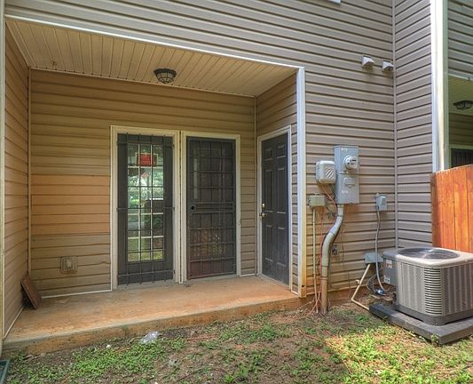 4th image of 4682 Ernest Dr