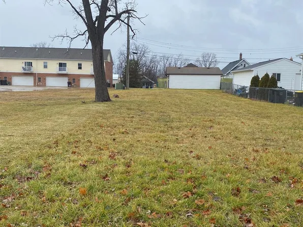 2848 4th St, Trenton, MI 48183