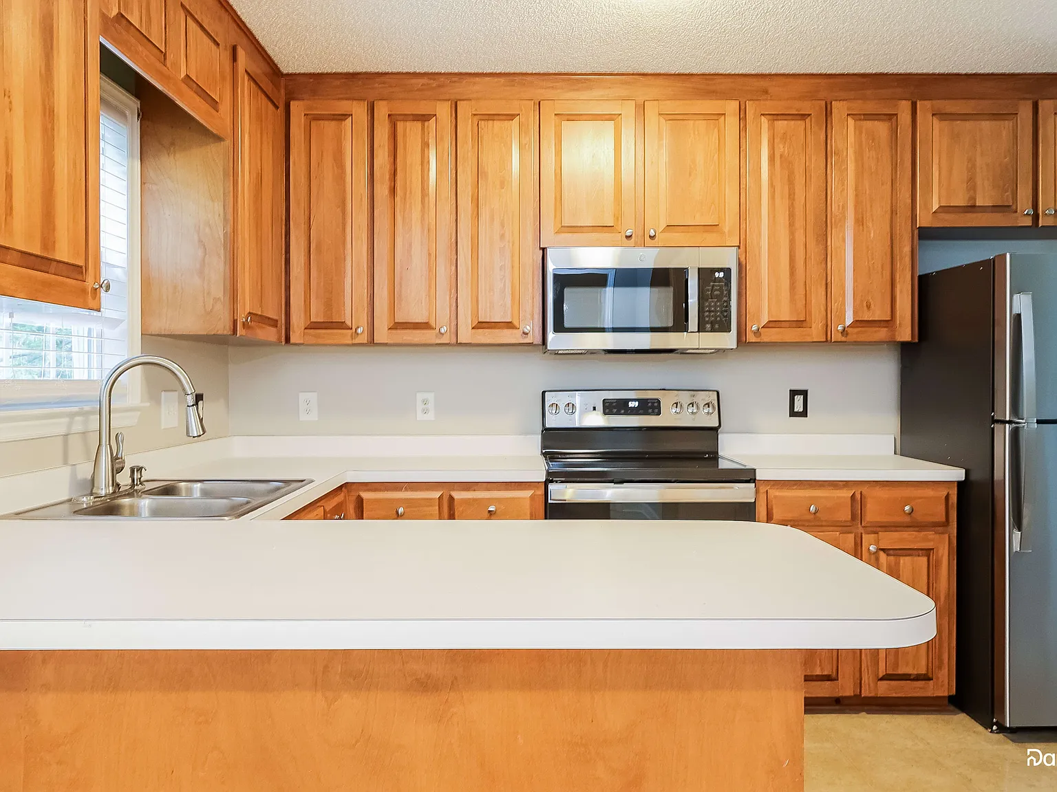 3 bed, 2.5 bath, 1508 sqft, $1,855 — Photo 2