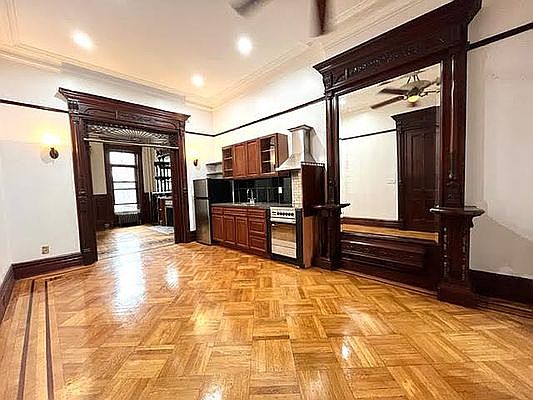 5th image of 112 Mac Donough St #2
