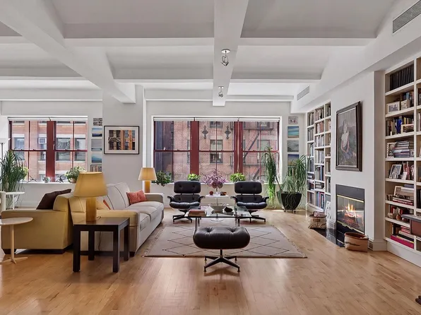27 N Moore St APT 4A, New York, NY 10013