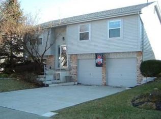 5077 Hidden View Dr, Hilliard, OH 43026