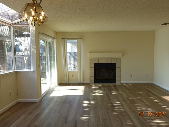 5th image of 3438 Portsmouth St
