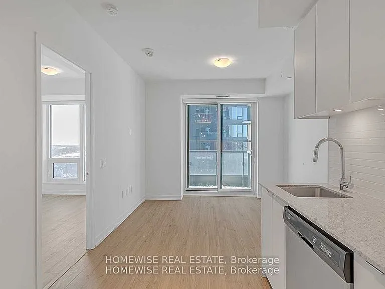 8868 Yonge St #1011E — Photo 3
