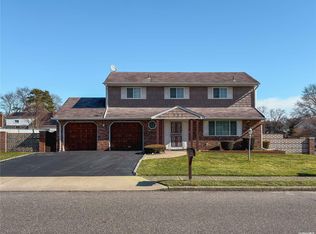 173 Branch Ave, Central Islip, NY 11722