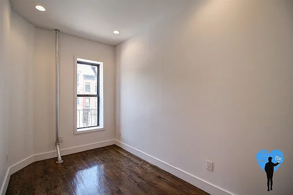 Rented by Next Door Realty NYC | media 9