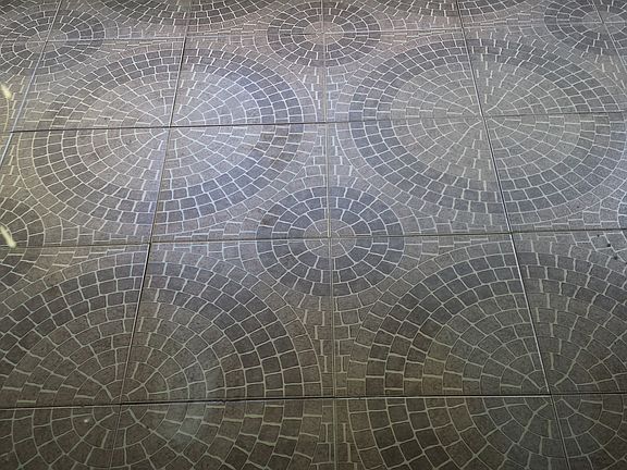 Tiled screened in porch