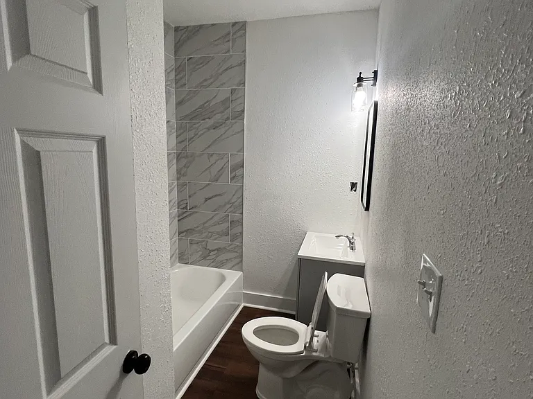 1113 E Trigg Ave — Photo 7