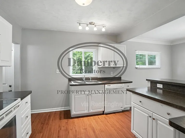 822 Searles Rd — Photo 17