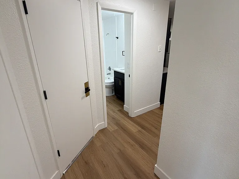 250 N 11th Ct — Photo 5