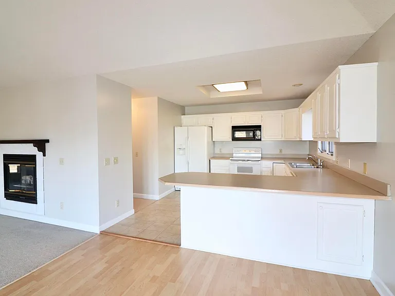 679 Cedar Point — Photo 8