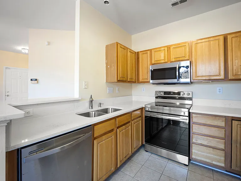 1511 Kudrow Ln — Photo 17