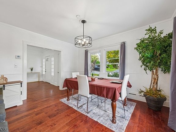 3rd image of 20 Ridgeview Ave